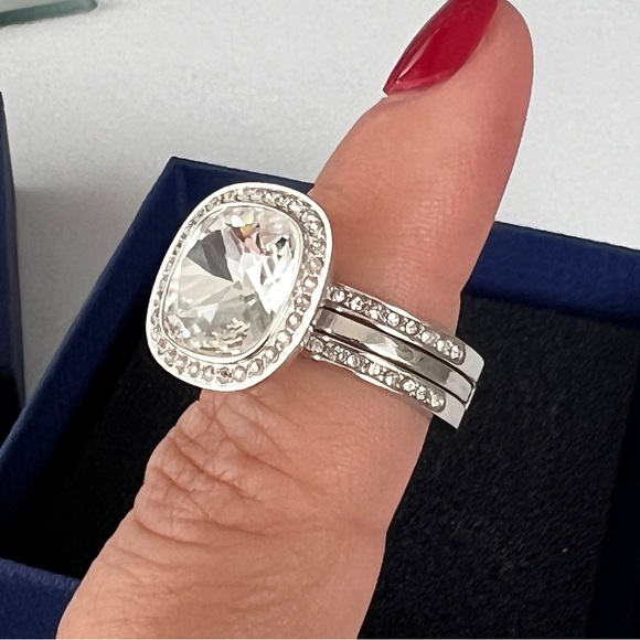 Stunning Swarovski Simplicity Crystal Ring Set Women Size 7 100% Swarovski Brand - Picture 7 of 7